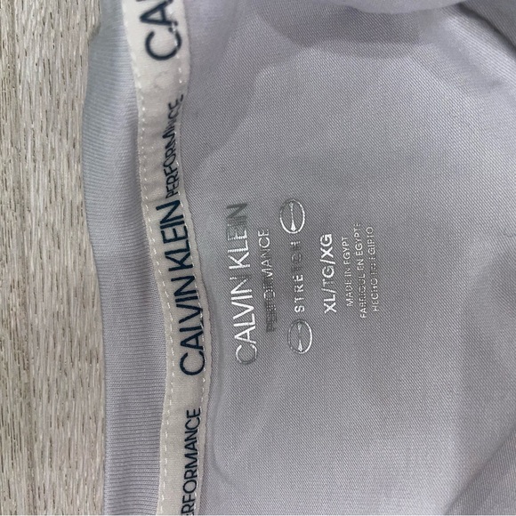 Calvin Klein gray T-shirt - Picture 5 of 5